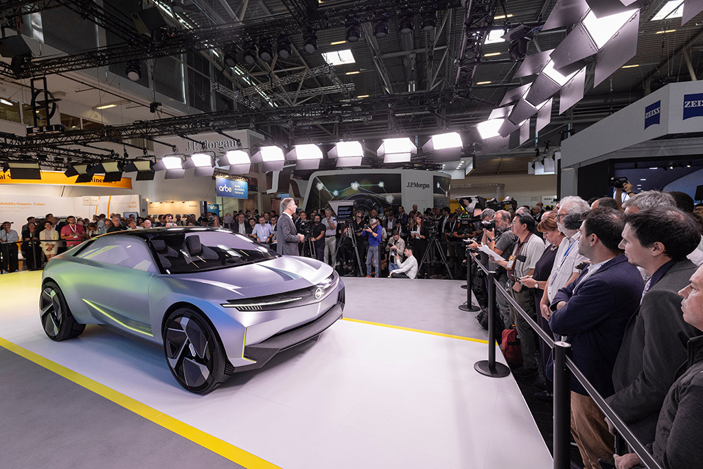 Opel odhalí na podujatí IAA Mobility 2023 tri svetové premiéry 